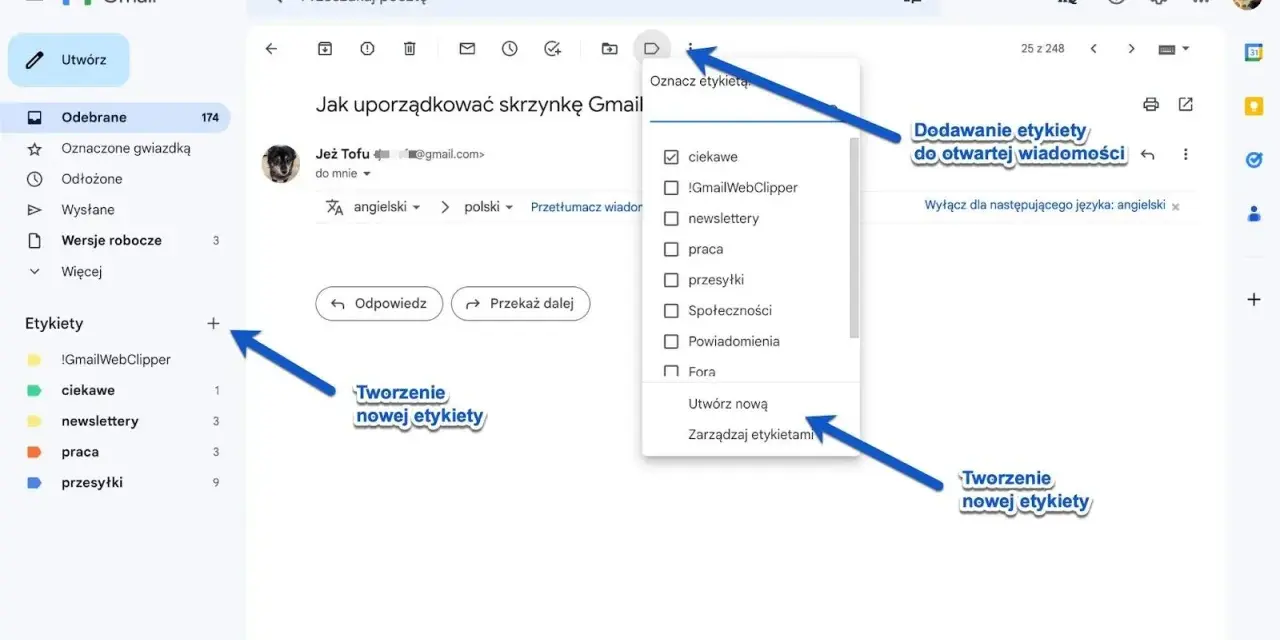 Zrzut ekranu z poczty Gmail. Strzałki wskazują opcje tworzenia i dodawania etykiet do wiadomości, pomagając w organizacji skrzynki.