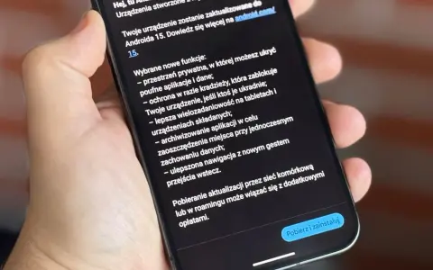 Telefon wyświetla informacje o aktualizacji do **Android 15**, w tym nowe funkcje prywatności i bezpieczeństwa.