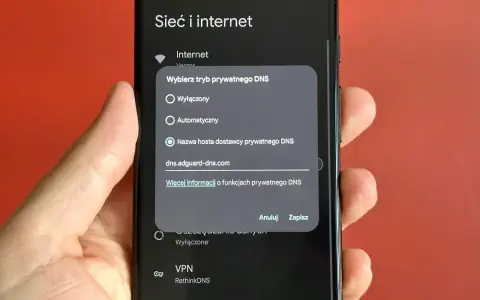 Konfiguracja prywatnego DNS w Androidzie, np. w Chrome, z użyciem AdGuard dla lepszej ochrony.