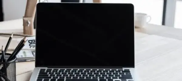 Jak obrócić ekran w Windows i uniknąć problemów z wyświetlaniem