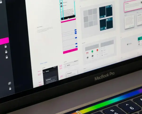 W czym pisać strony internetowe? Odkryj najlepsze narzędzia i porady