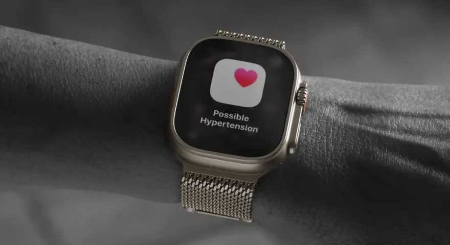 Zegarek watchOS pokazuje powiadomienie o możliwym nadciśnieniu.