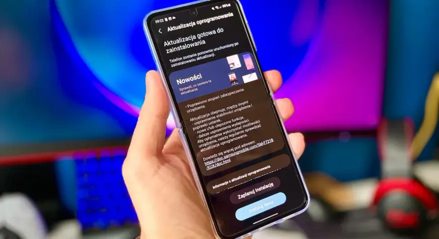 Telefon gotowy do aktualizacji oprogramowania. Nowości obejmują poprawę bezpieczeństwa i wydajności.