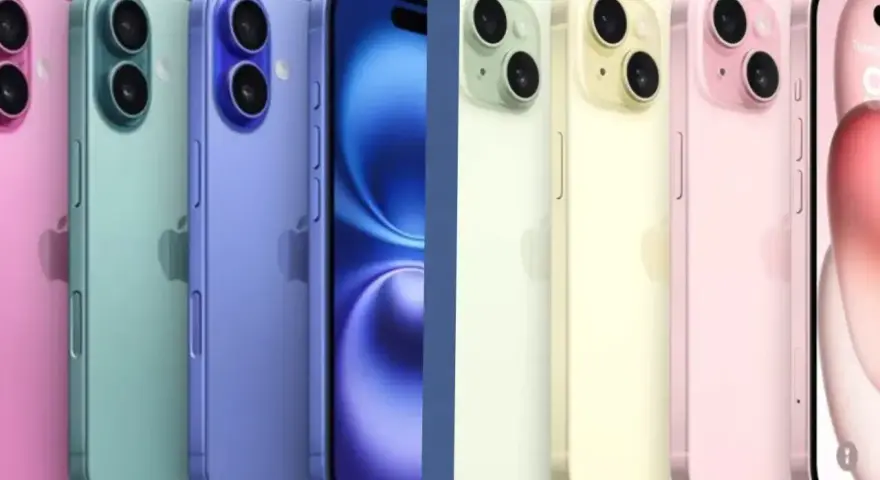 Rząd kolorowych iPhone'ów, od różowego po niebieski, z widocznym interfejsem iOS 15 na ekranie jednego z nich.