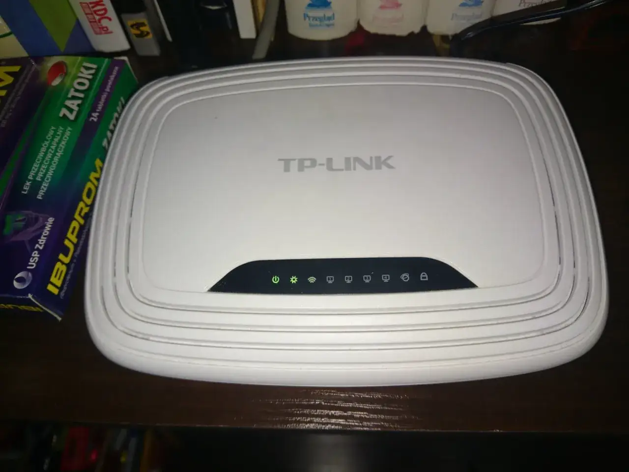 Router TP-Link zgasł, co oznacza brak internetu. Wszystkie lampki zgasły, nawet ta od zasilania.
